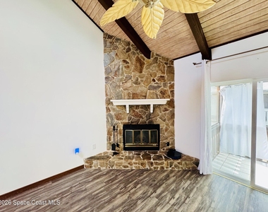 9000 York Lane - Photo Thumbnail 4