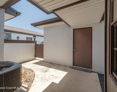255 Paradise Boulevard - Photo Thumbnail 2