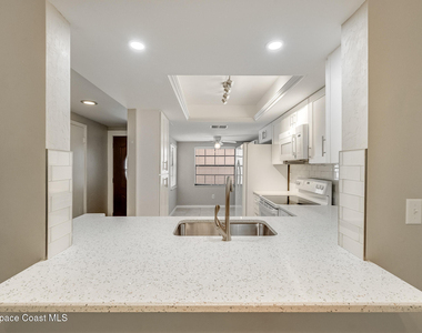 255 Paradise Boulevard - Photo Thumbnail 5