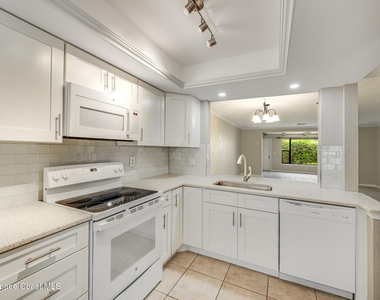 255 Paradise Boulevard - Photo Thumbnail 9