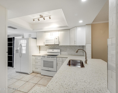 255 Paradise Boulevard - Photo Thumbnail 7