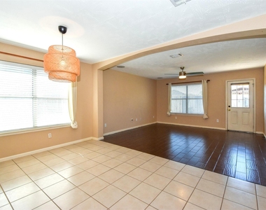 7215 Kransburg Ranch Drive - Photo Thumbnail 7