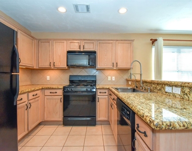 7215 Kransburg Ranch Drive - Photo Thumbnail 5
