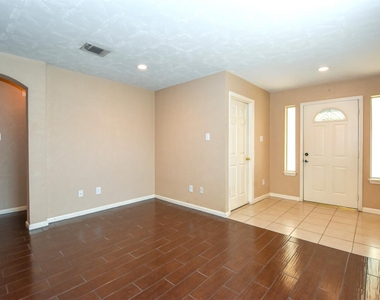 7215 Kransburg Ranch Drive - Photo Thumbnail 3