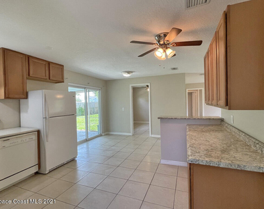 304 3rd Street - Photo Thumbnail 2