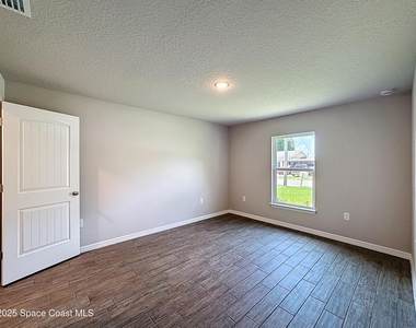 144 Roosevelt Street - Photo Thumbnail 21