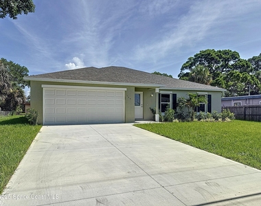 144 Roosevelt Street - Photo Thumbnail 1