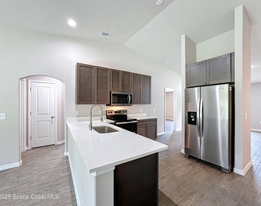 144 Roosevelt Street - Photo Thumbnail 9