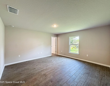 144 Roosevelt Street - Photo Thumbnail 13