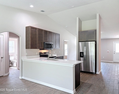 144 Roosevelt Street - Photo Thumbnail 12