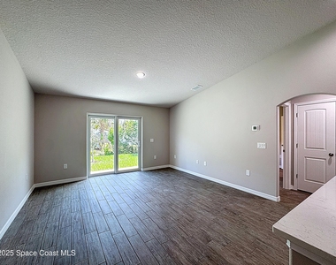 144 Roosevelt Street - Photo Thumbnail 10