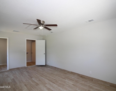 75 Rivercliff Lane - Photo Thumbnail 12