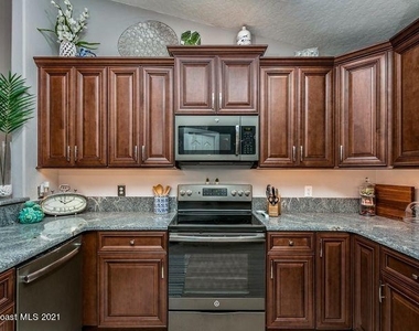 97 Niemira Avenue - Photo Thumbnail 4