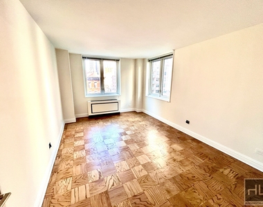 East 71st Street - Photo Thumbnail 1
