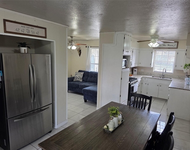 10315 Carthage Drive - Photo Thumbnail 5