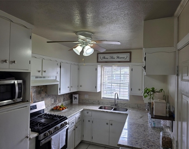 10315 Carthage Drive - Photo Thumbnail 7