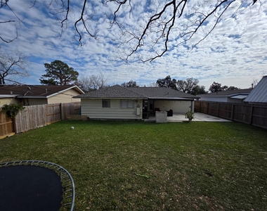 10315 Carthage Drive - Photo Thumbnail 18