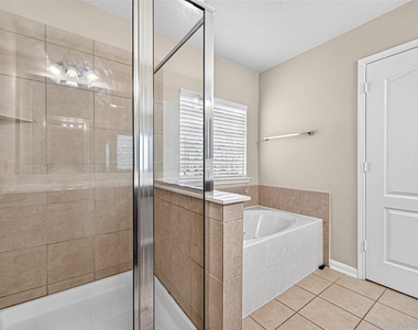 9106 Fuqua Breeze Drive - Photo Thumbnail 31