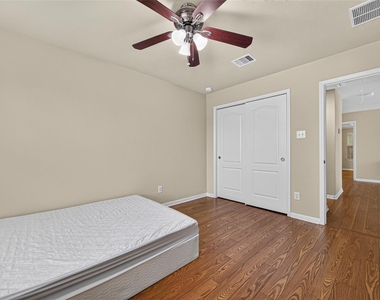 9106 Fuqua Breeze Drive - Photo Thumbnail 34