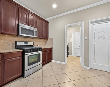 9106 Fuqua Breeze Drive - Photo Thumbnail 16