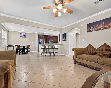 9106 Fuqua Breeze Drive - Photo Thumbnail 7
