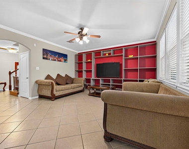 9106 Fuqua Breeze Drive - Photo Thumbnail 8
