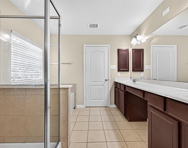 9106 Fuqua Breeze Drive - Photo Thumbnail 32