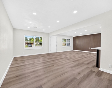 1202 Dogwood Drive - Photo Thumbnail 15