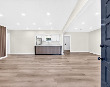 1202 Dogwood Drive - Photo Thumbnail 10
