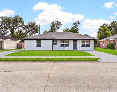 1202 Dogwood Drive - Photo Thumbnail 2