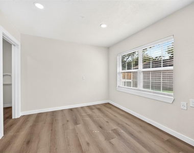 1202 Dogwood Drive - Photo Thumbnail 23