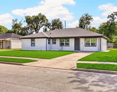 1202 Dogwood Drive - Photo Thumbnail 4