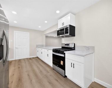 1202 Dogwood Drive - Photo Thumbnail 18