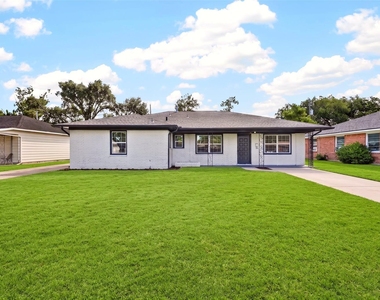 1202 Dogwood Drive - Photo Thumbnail 6