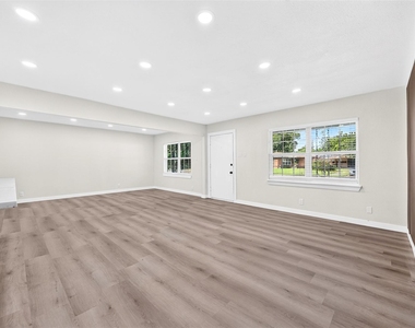 1202 Dogwood Drive - Photo Thumbnail 12