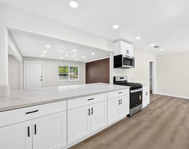 1202 Dogwood Drive - Photo Thumbnail 21