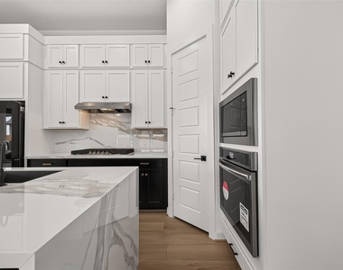 29746 Bur Creek Lane - Photo Thumbnail 15