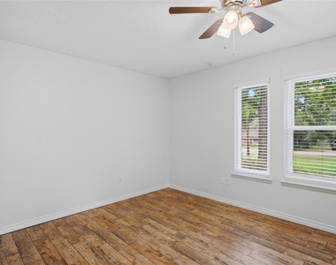 182 Greenleaf Lane - Photo Thumbnail 15