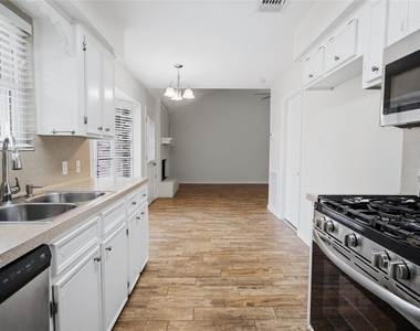 182 Greenleaf Lane - Photo Thumbnail 5