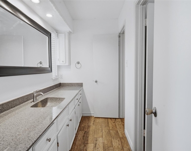182 Greenleaf Lane - Photo Thumbnail 12