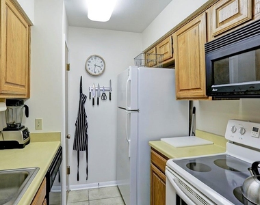 2507 Montrose Boulevard - Photo Thumbnail 7