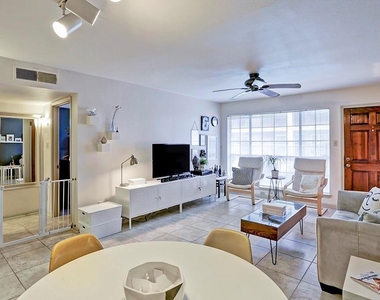 2507 Montrose Boulevard - Photo Thumbnail 9