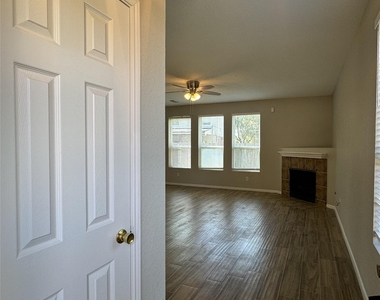 19543 Clevera Walk Lane - Photo Thumbnail 5