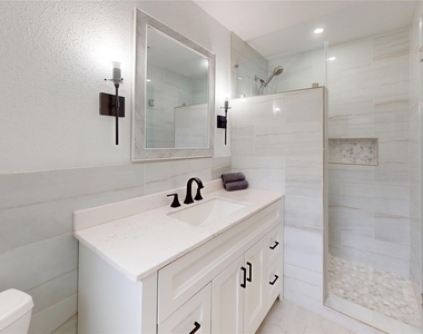 8515 Mullins Drive - Photo Thumbnail 13