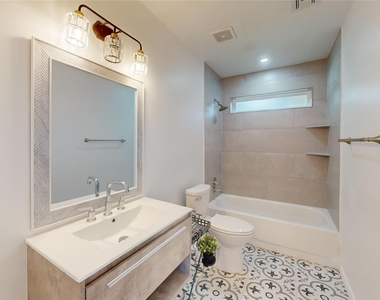 8515 Mullins Drive - Photo Thumbnail 16