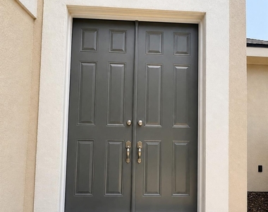 100 Harbour Town Drive - Photo Thumbnail 2