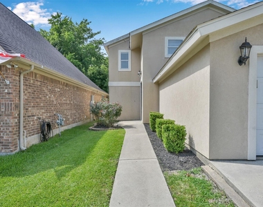 100 Harbour Town Drive - Photo Thumbnail 1