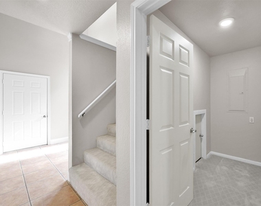 100 Harbour Town Drive - Photo Thumbnail 24
