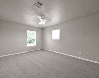 100 Harbour Town Drive - Photo Thumbnail 15