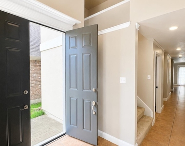 100 Harbour Town Drive - Photo Thumbnail 3